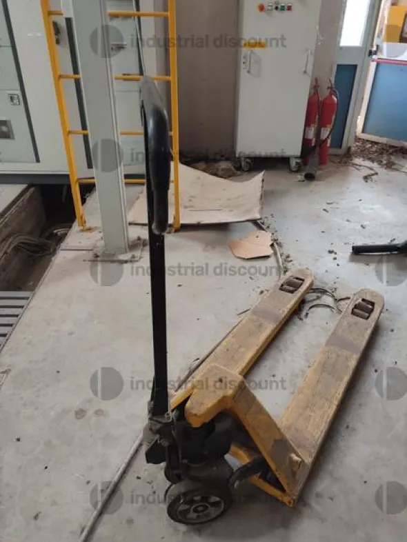 2#10039 Transpallet, Gruppo elettrogeno Elcos ecompressore Kaeser