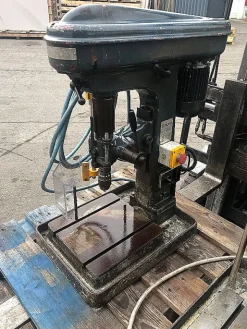 Trapano a colonna da banco