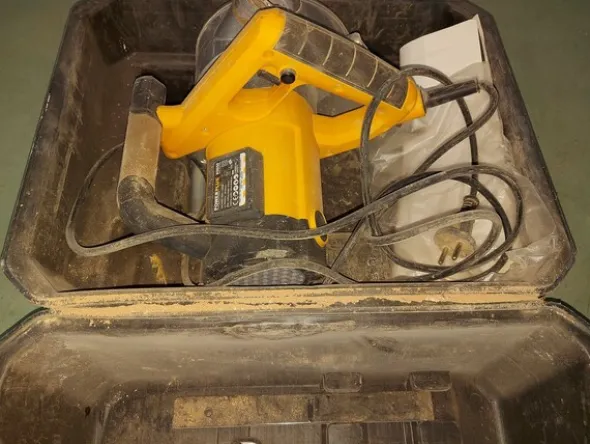 7#5859 Trapano Makita e avvitatore De Walt