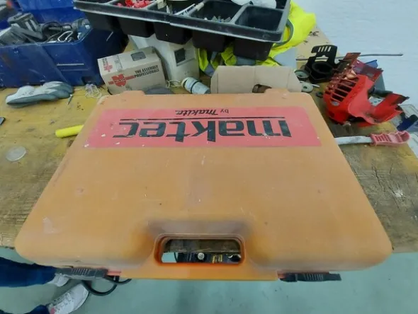 7#5859 Trapano Makita e avvitatore De Walt