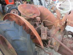 113#7078 Trattore agricolo