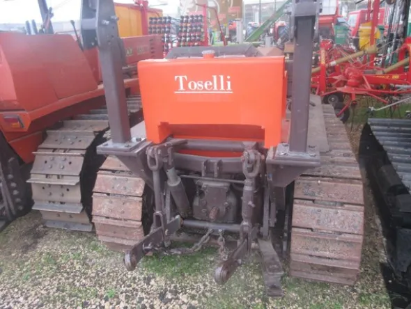 87#7078 Trattore agricolo cingolato Toselli