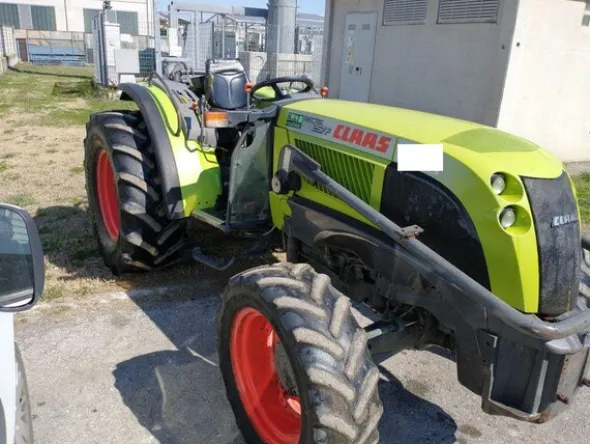 1#6113 Trattore agricolo Claas