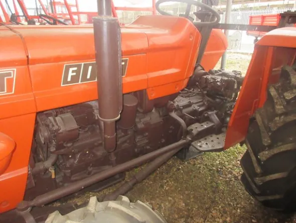 93#7078 Trattore agricolo Fiat
