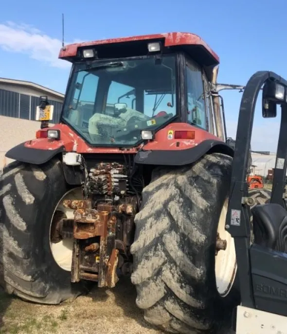 13#4733 Trattore agricolo New Holland G 240