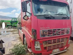 9#8039 Trattore cabinato Volvo Truck FH42T