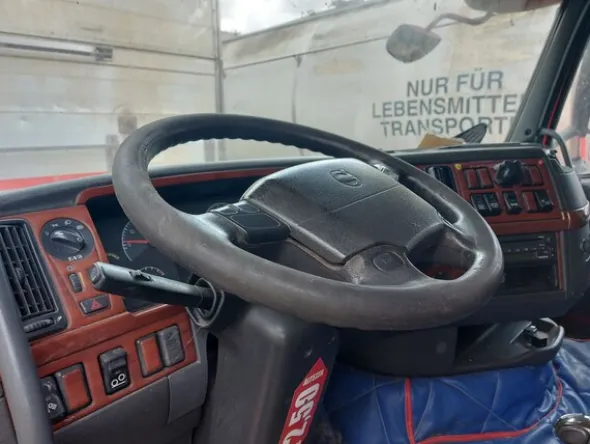 9#8039 Trattore cabinato Volvo Truck FH42T