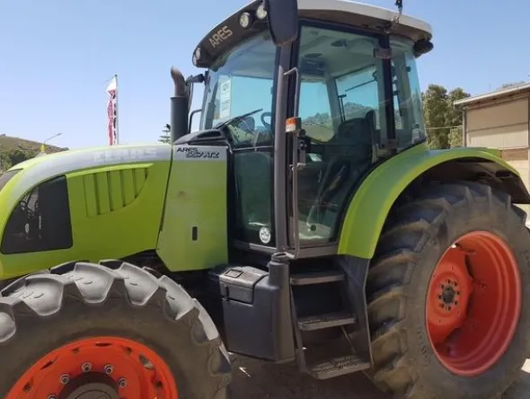7#3287 Trattore Claas Ares 557 ATZ