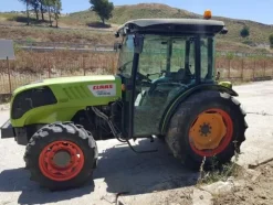 20#3287 Trattore Claas Nexos 240