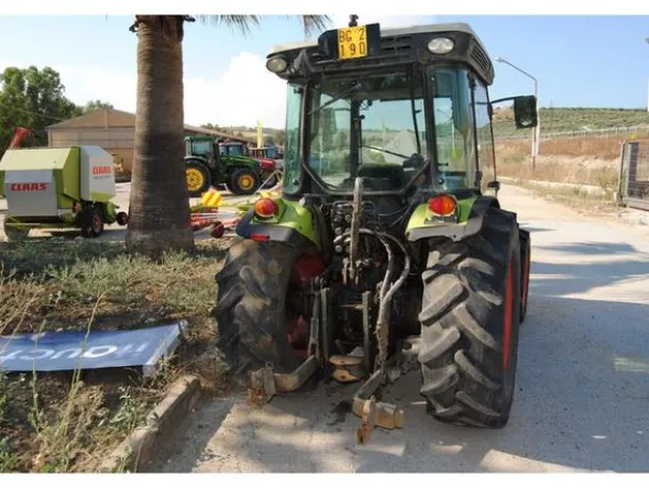 20#3287 Trattore Claas Nexos 240