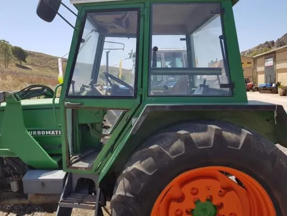10#3287 Trattore Fendt 305 LS