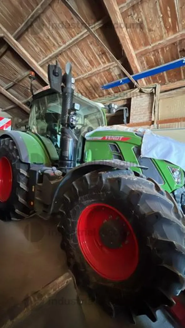 2#9744 Trattore Fendt 718 Vario
