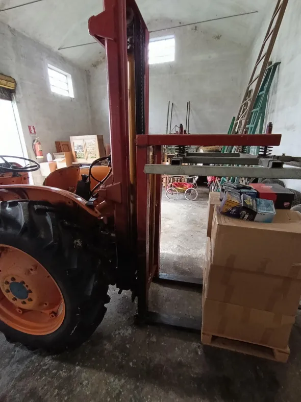 Trattore Fiat con muletto