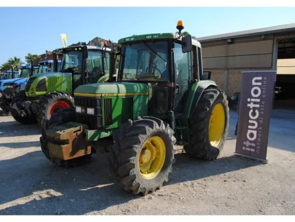 8#3287 Trattore John Deere 6400 AS
