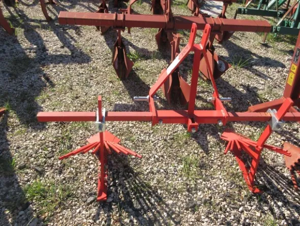37#7078 Trattore Kubota e attrezzature agricole