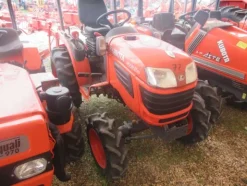 37#7078 Trattore Kubota e attrezzature agricole