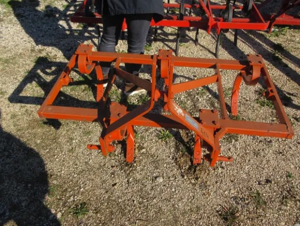 37#7078 Trattore Kubota e attrezzature agricole