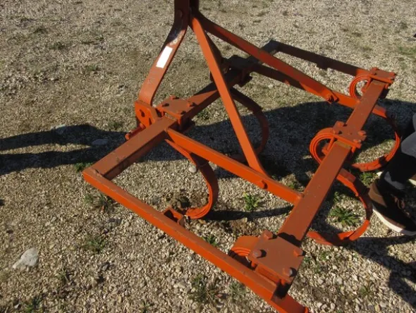 37#7078 Trattore Kubota e attrezzature agricole