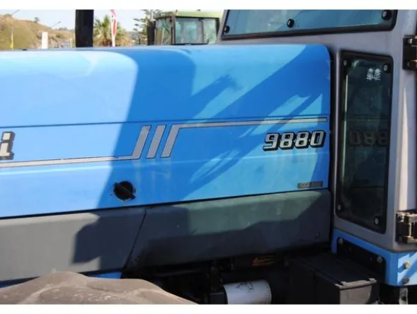 9#3287 Trattore Landini 9880