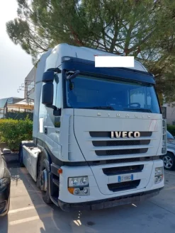 15#7956 Trattore per semirimorchio Iveco