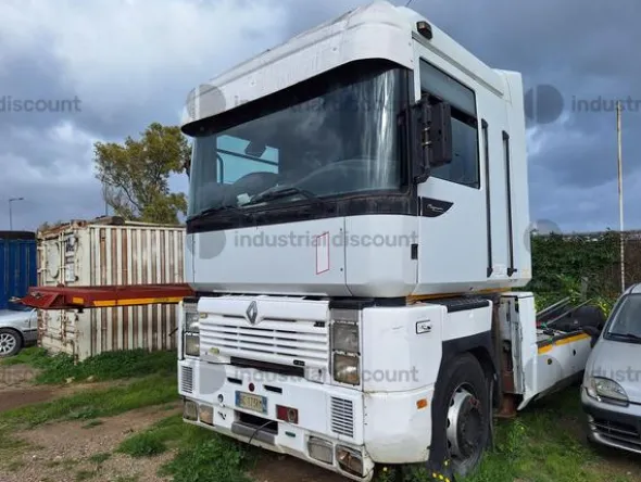 2#9896 Trattore per semirimorchio Renault Magnum 470