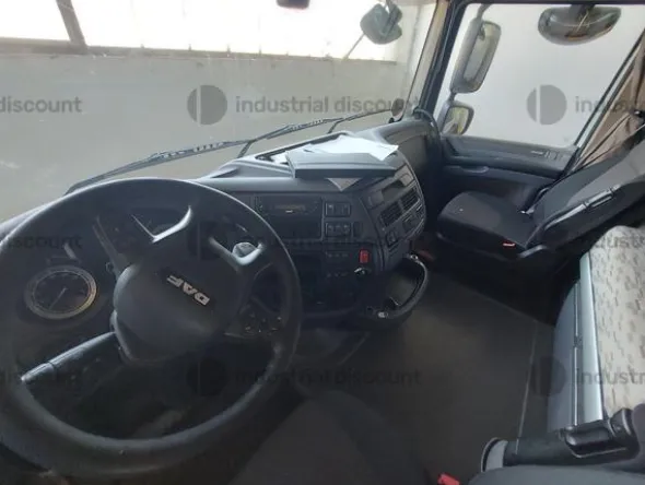 2#9469 Trattore stradale DAF