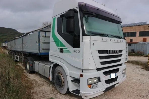 5#7092 Trattore stradale Iveco