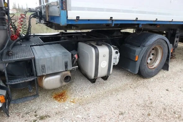 5#7092 Trattore stradale Iveco