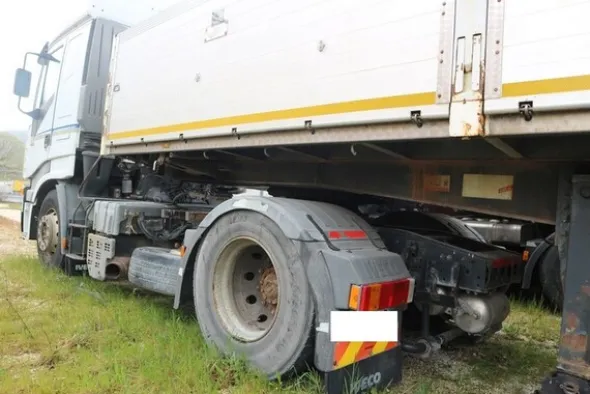 4#7092 Trattore stradale Iveco