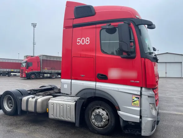 9#8302 Trattore stradale mercedes New Actros 1845