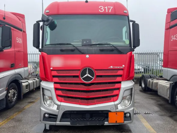 4#8302 Trattore stradale Mercedes New Actros 1845