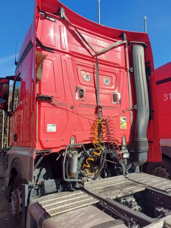 2#8302 Trattore stradale Mercedes New Actros 1845