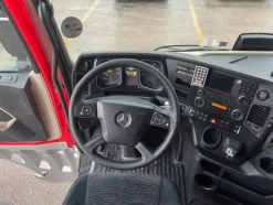 8#8302 Trattore stradale mercedes New Actros 1845