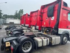 10#8302 Trattore stradale Mercedes New Actros 1845