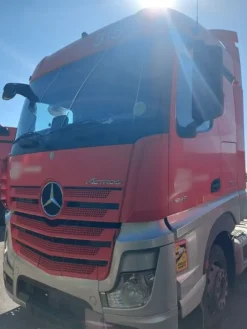 3#8302 Trattore stradale Mercedes New Actros 1845