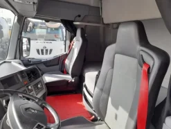 5#8085 Trattore stradale Renault RVI T460
