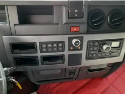 5#8085 Trattore stradale Renault RVI T460