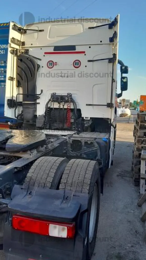 1#9512 Trattore stradale Renault T460