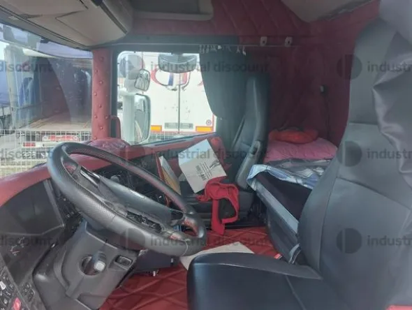 7#9952 Trattore stradale Scania