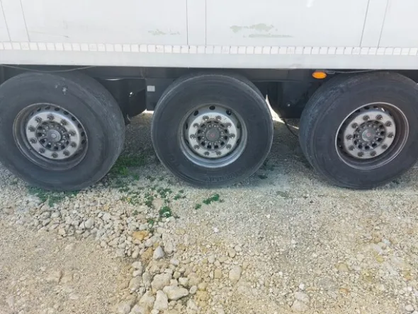 3#8177 Trattore stradale Scania e semirimorchio SCHMITZ