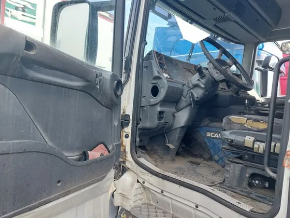 9#8177 Trattore stradale Scania e semirimorchio Viberti