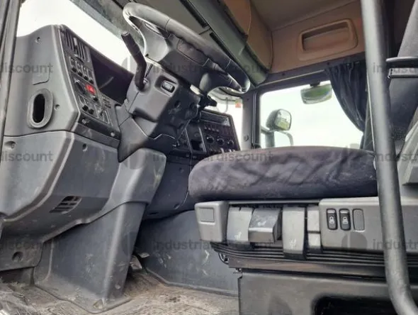 7#9064 Trattore Stradale Scania N320
