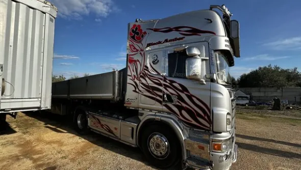 1#8332 Trattore stradale Scania R500
