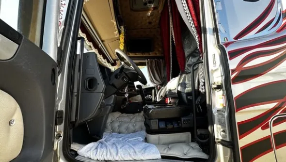 1#8332 Trattore stradale Scania R500