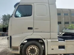 4#8486 Trattore stradale Volvo