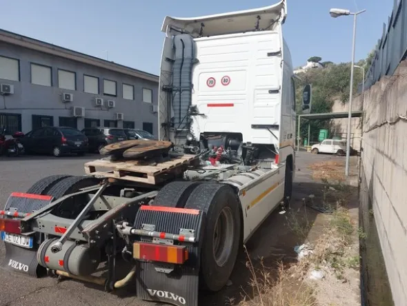 1#8348 Trattore stradale Volvo e Semirimorchio Bartoletti