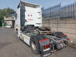 1#8348 Trattore stradale Volvo e Semirimorchio Bartoletti