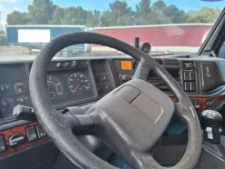 2#8271 Trattore stradale Volvo FH16/520