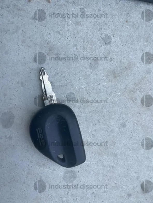 10#8581 Trattori stradali DAF e Attrezzatura da opificio
