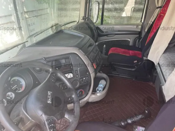 10#8581 Trattori stradali DAF e Attrezzatura da opificio